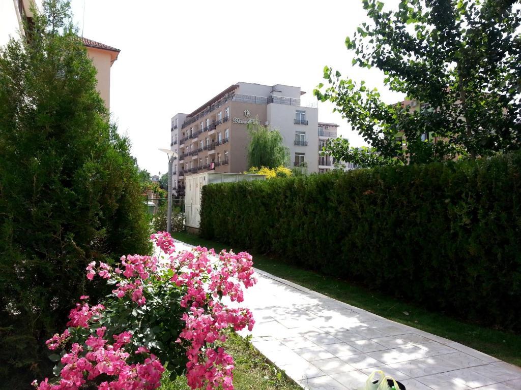 Eden - Menada Apartments Солнечный берег Экстерьер фото